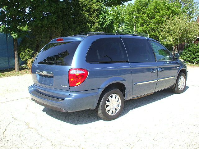 Chrysler Town and Country 3.5 MiniVan