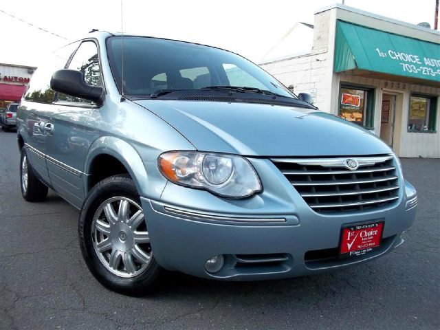 Chrysler Town and Country 3.5 MiniVan