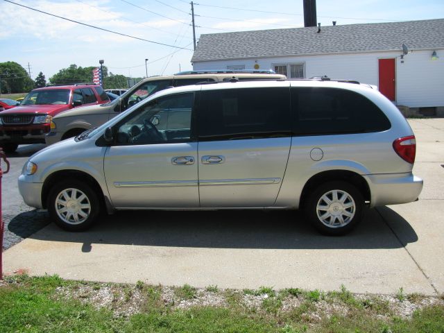 Chrysler Town and Country 3.5 MiniVan