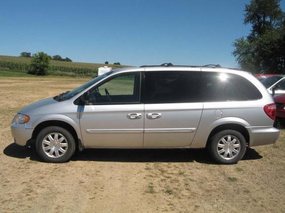 Chrysler Town and Country 3.5 MiniVan