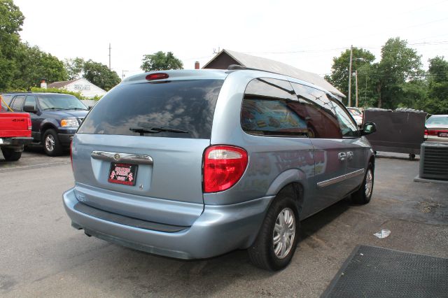 Chrysler Town and Country 3.5 MiniVan