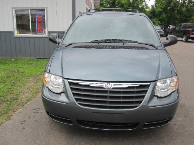 Chrysler Town and Country 3.5 MiniVan