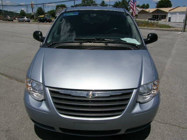 Chrysler Town and Country 3.5 MiniVan