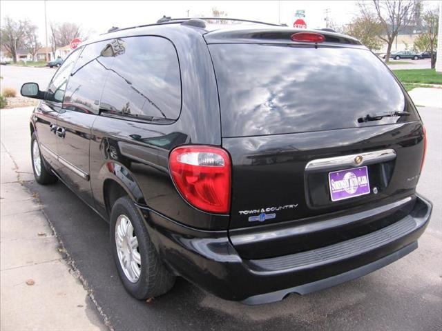 Chrysler Town and Country 3.5 MiniVan