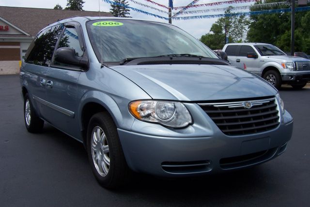 Chrysler Town and Country 3.5 MiniVan