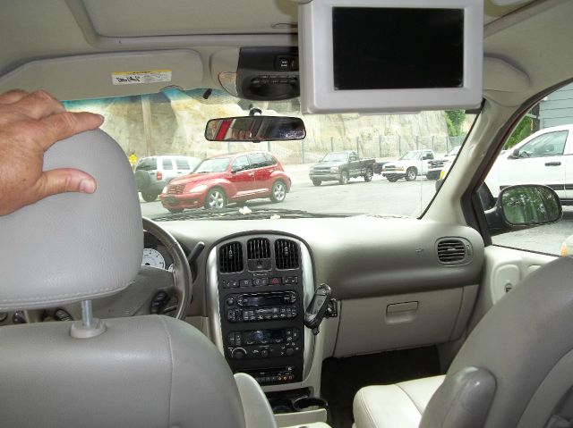 Chrysler Town and Country 3.5 MiniVan