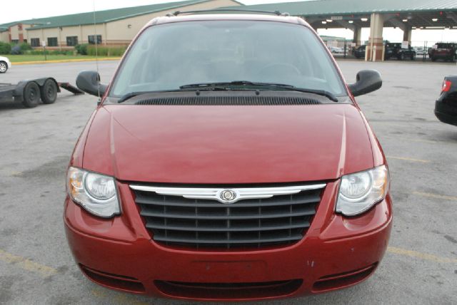 Chrysler Town and Country 3.5 MiniVan