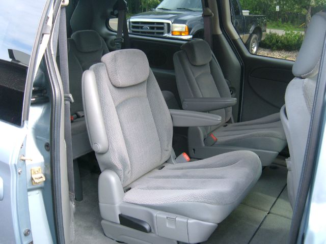 Chrysler Town and Country 2006 photo 0