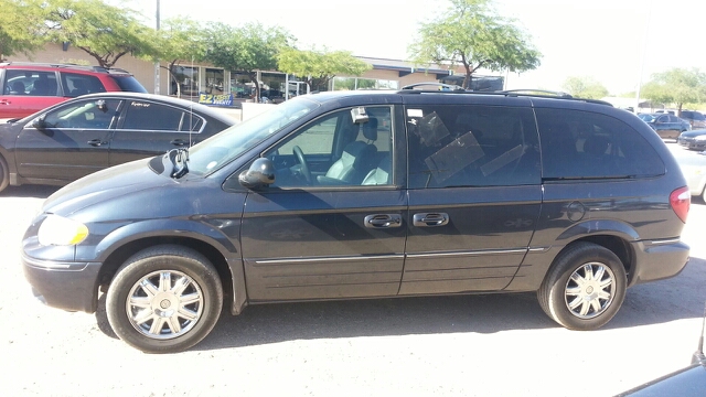 Chrysler Town and Country 3.5 MiniVan