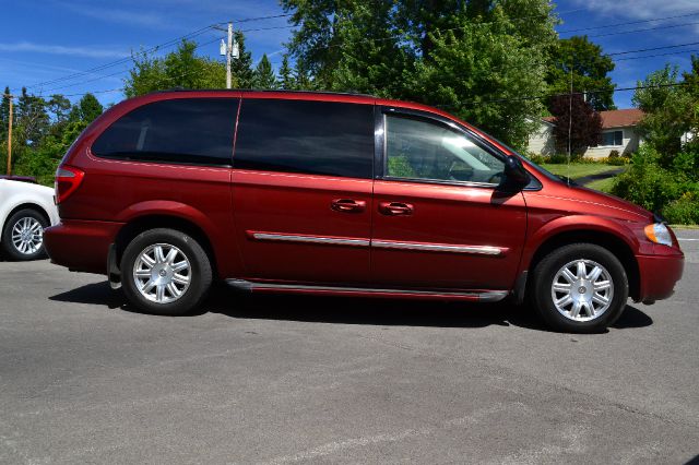 Chrysler Town and Country 3.5 MiniVan