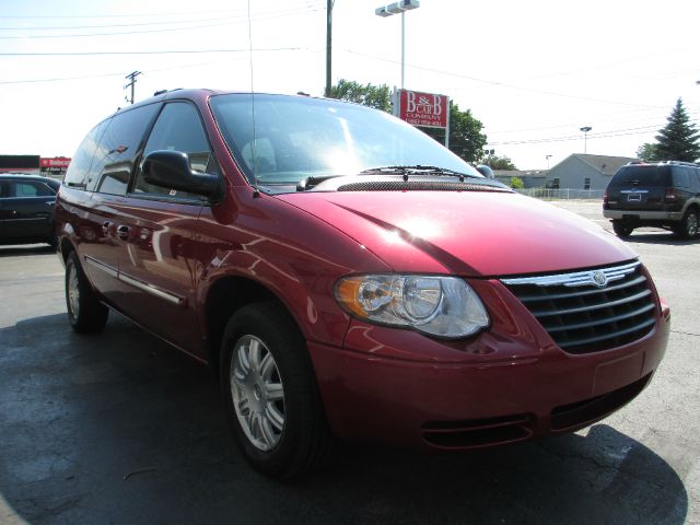 Chrysler Town and Country 3.5 MiniVan