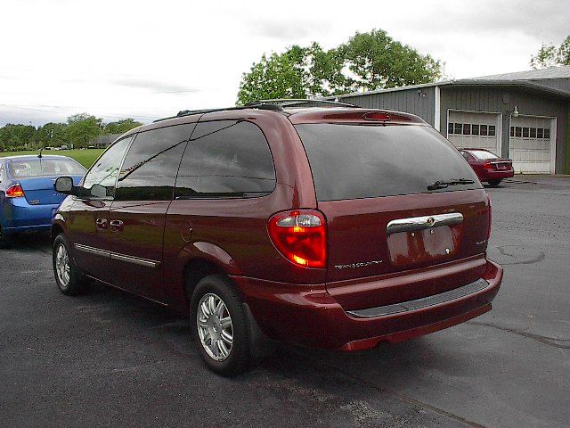 Chrysler Town and Country 3.5 MiniVan