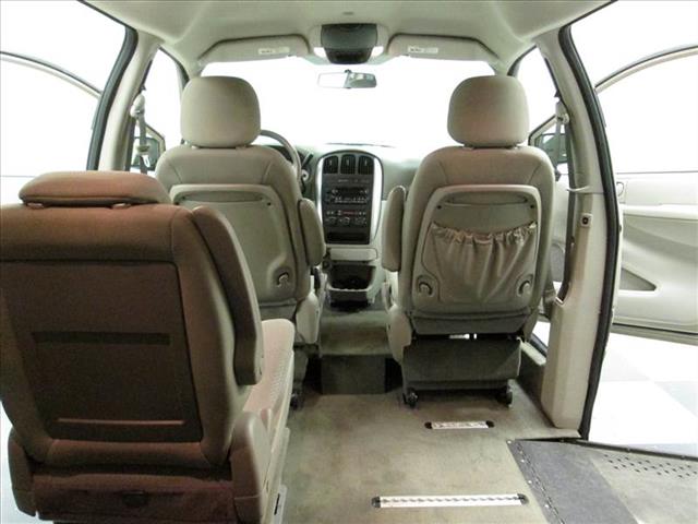 Chrysler Town and Country 3.5 MiniVan