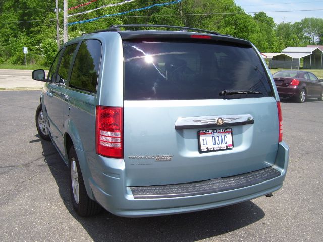 Chrysler Town and Country 3.5 MiniVan