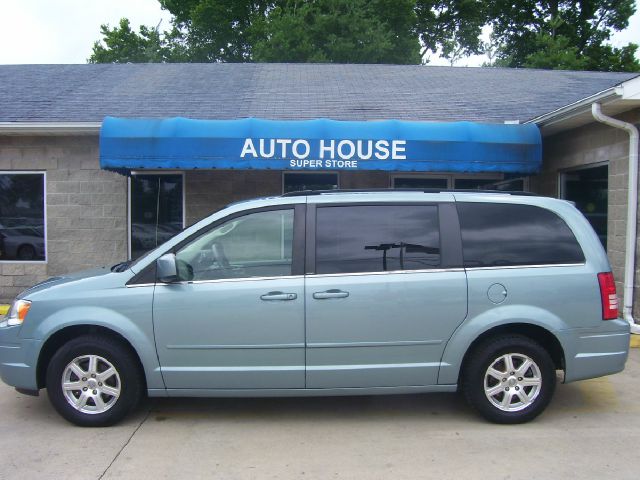 Chrysler Town and Country 3.5 MiniVan