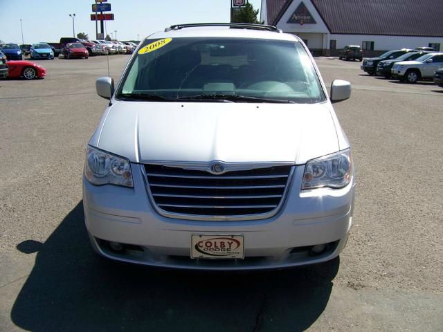 Chrysler Town and Country 3.5 MiniVan