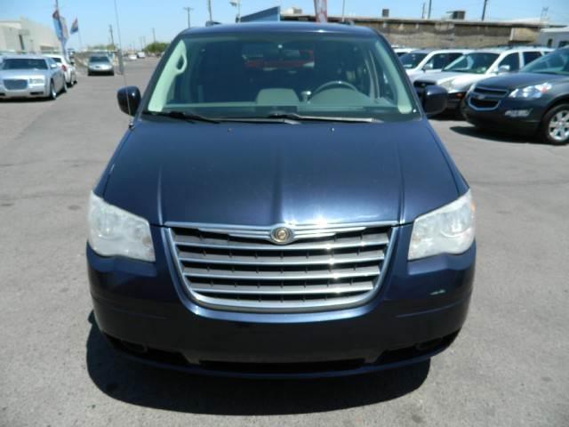 Chrysler Town and Country 2008 photo 8
