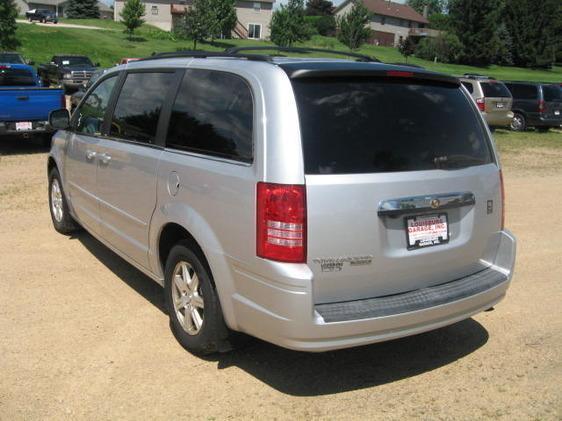 Chrysler Town and Country 3.5 MiniVan