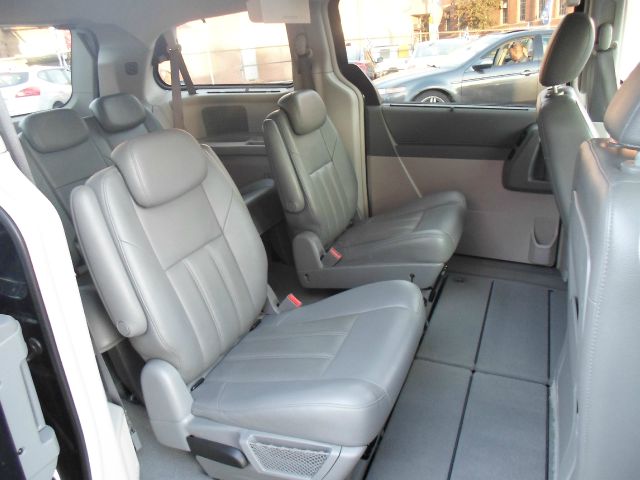 Chrysler Town and Country 2008 photo 12