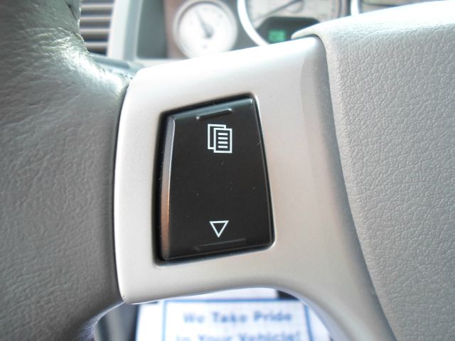 Chrysler Town and Country 2008 photo 22