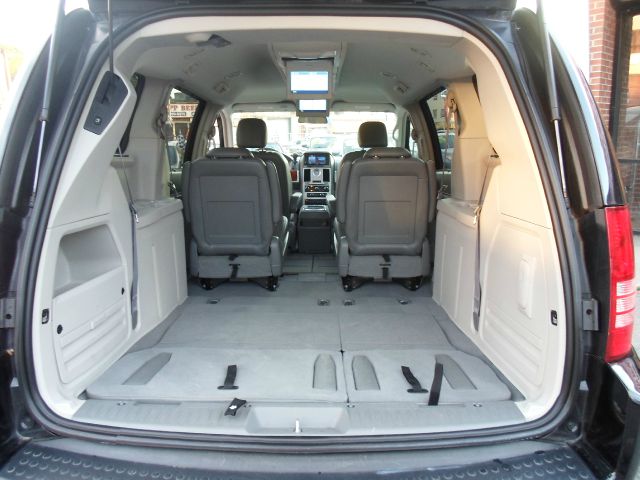 Chrysler Town and Country 2008 photo 9