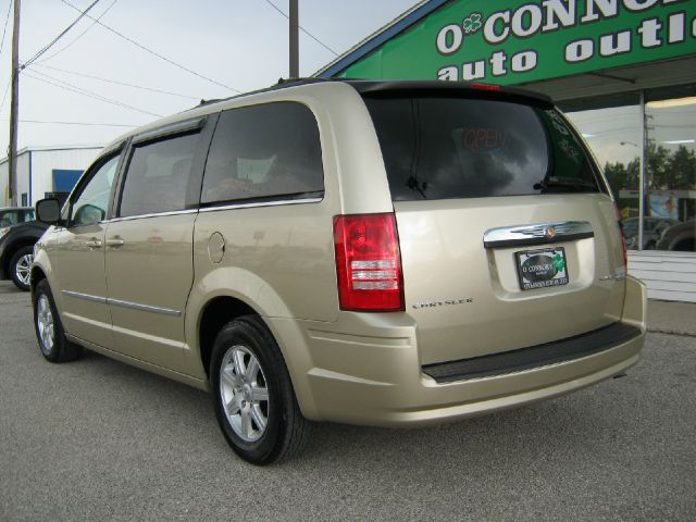 Chrysler Town and Country 3.5 MiniVan