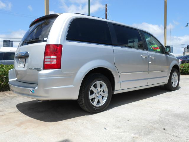 Chrysler Town and Country 3.5 MiniVan