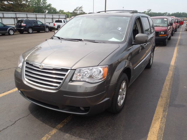 Chrysler Town and Country EX GAS Saverlooks Greathybrid Hatchback MiniVan