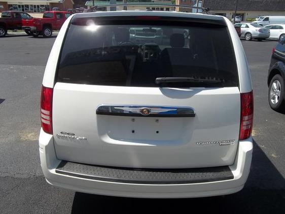 Chrysler Town and Country 3.5 MiniVan