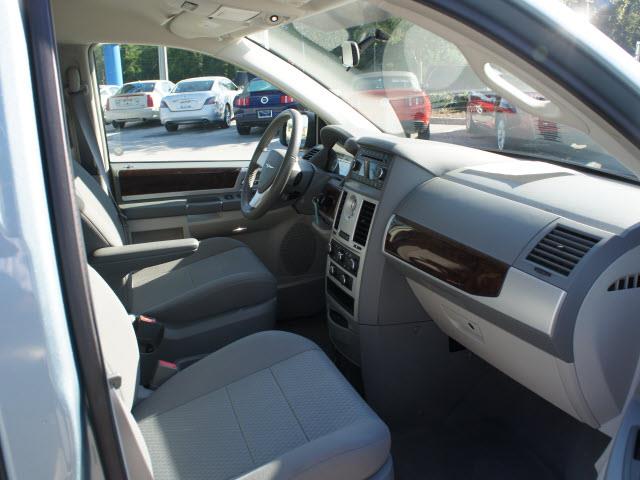 Chrysler Town and Country 3.5 MiniVan