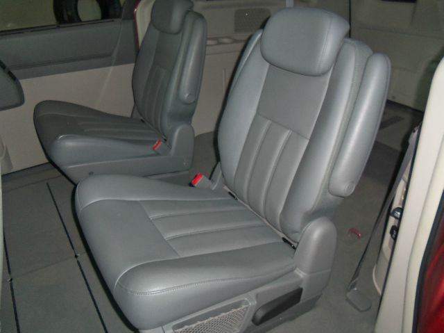 Chrysler Town and Country 3.5 MiniVan