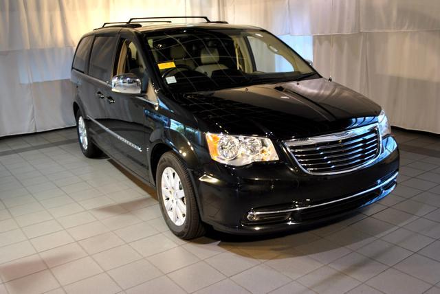 Chrysler Town and Country Limited NAV 4X4 MiniVan