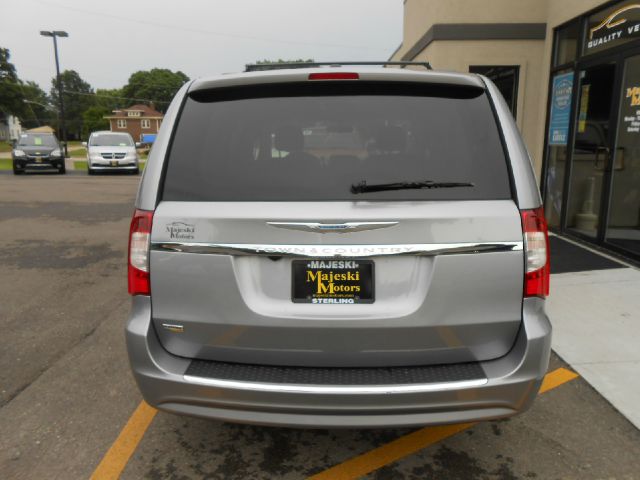 Chrysler Town and Country 3.5 MiniVan