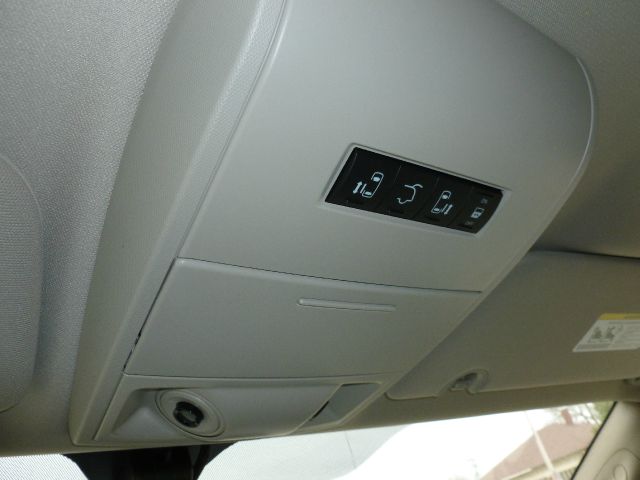 Chrysler Town and Country 2013 photo 9