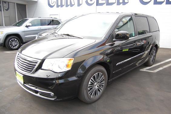 Chrysler Town and Country XR MiniVan