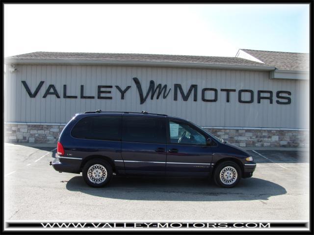 Chrysler Town and Country S Sedan Under FULL Factory Warranty Unspecified