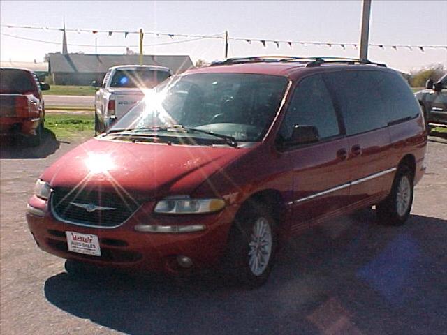 Chrysler Town and Country S Sedan Under FULL Factory Warranty MiniVan