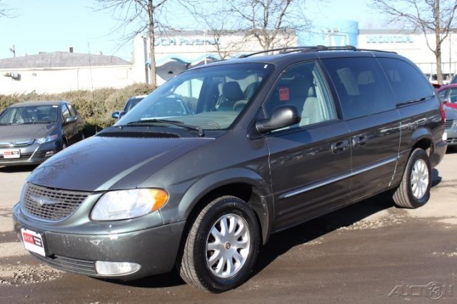 Chrysler Town and Country S Sedan Under FULL Factory Warranty Other