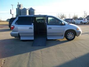 Chrysler Town and Country SLT 25 MiniVan