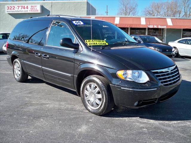 Chrysler Town and Country SLT 25 MiniVan