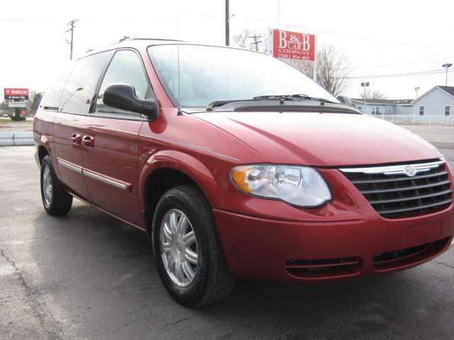 Chrysler Town and Country 3.5 MiniVan