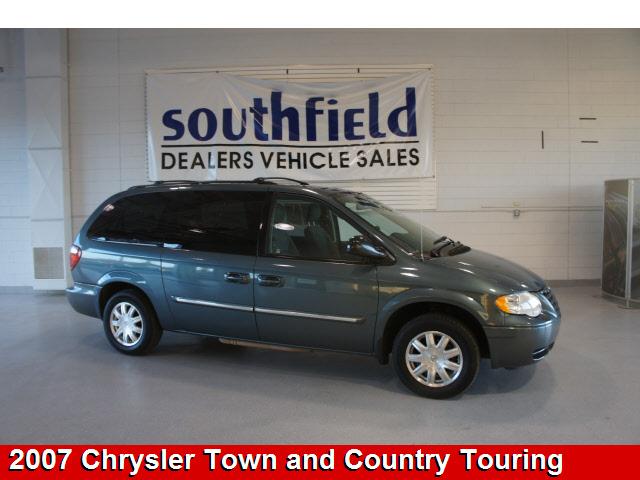 Chrysler Town and Country 3.5 MiniVan