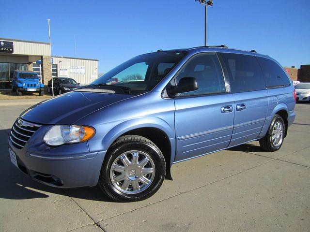 Chrysler Town and Country SC Manual 2WD MiniVan