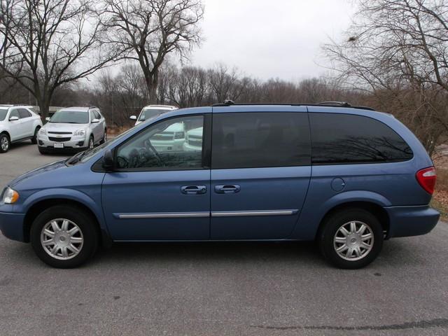 Chrysler Town and Country SC Manual 2WD MiniVan