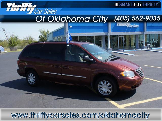 Chrysler Town and Country 3.5 MiniVan