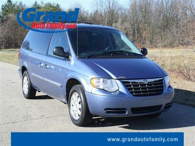 Chrysler Town and Country 3.5 MiniVan