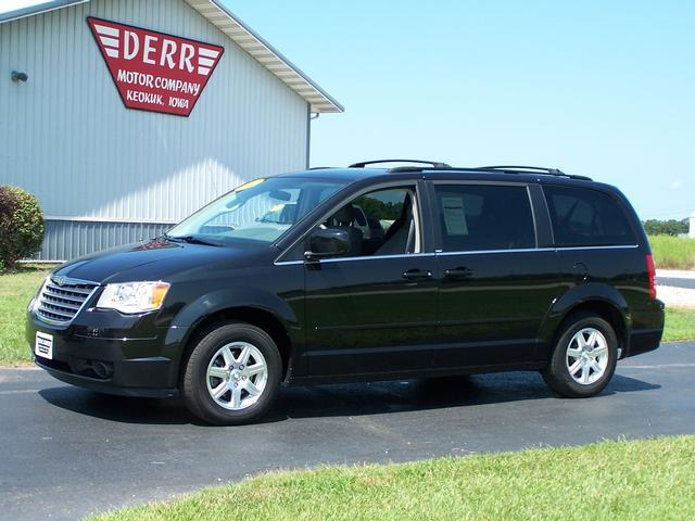 Chrysler Town and Country AUTO LX MiniVan