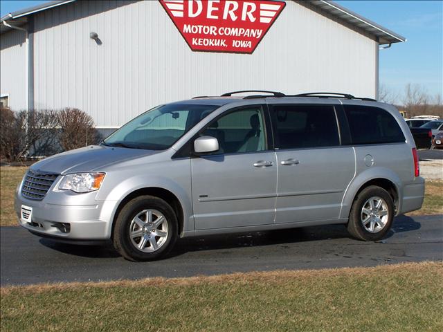 Chrysler Town and Country 3.5 MiniVan