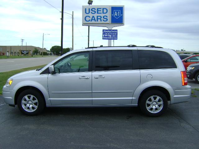 Chrysler Town and Country 2008 photo 5