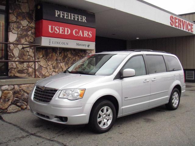 Chrysler Town and Country 3.5 MiniVan